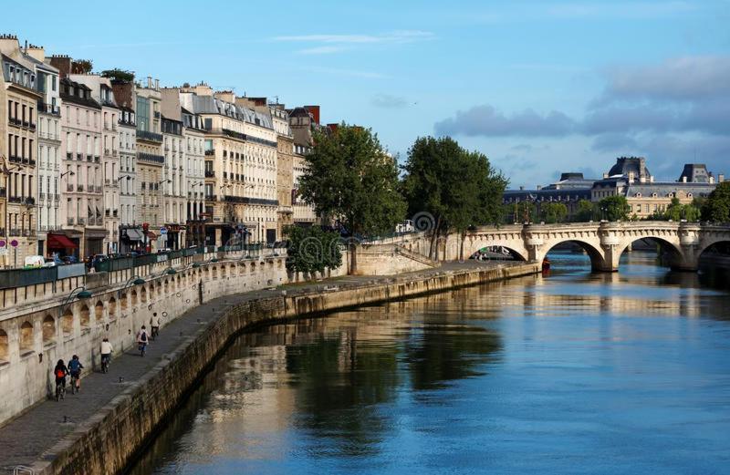 Appartement Daumier - New 2 Bdrs Flat Near La Seine Parijs